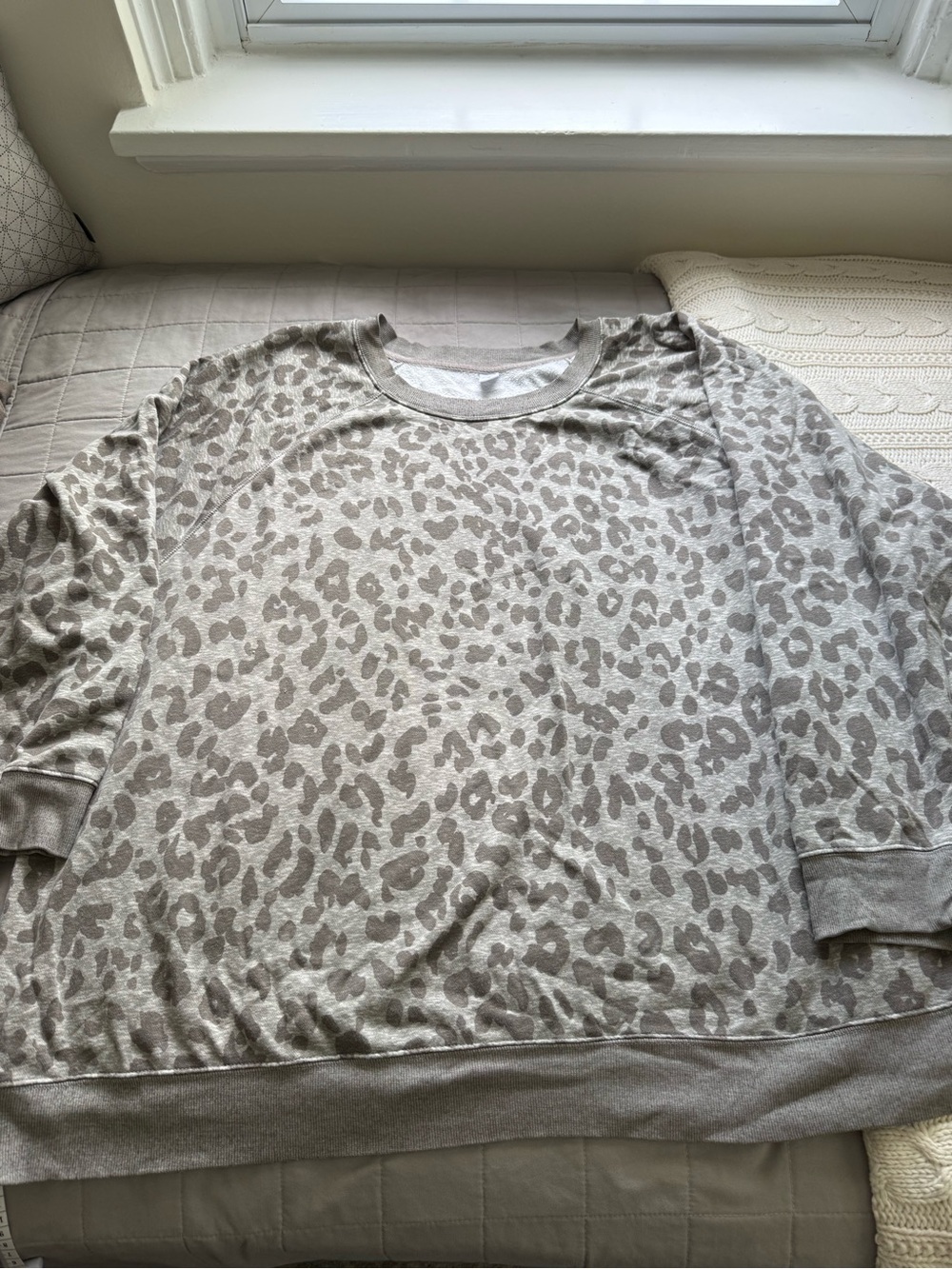 Old Navy Cozy Oversized Leopard Print Crewneck Sweatshirt - 4X